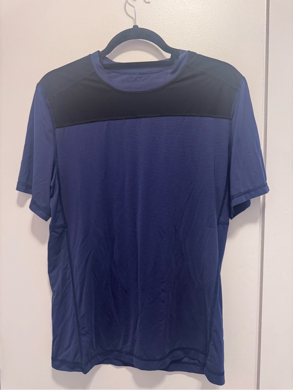 Lululemon Men’s Small Short Sleeve Performance Athletic Shirt Blue Black Workout